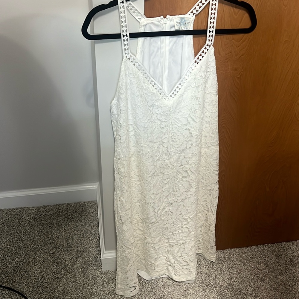 Women’s size medium white sleeveless dress
